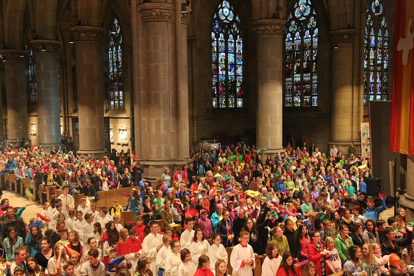 Seite4_5_Mi_Gottesdienst_Michaela_Greil__53_